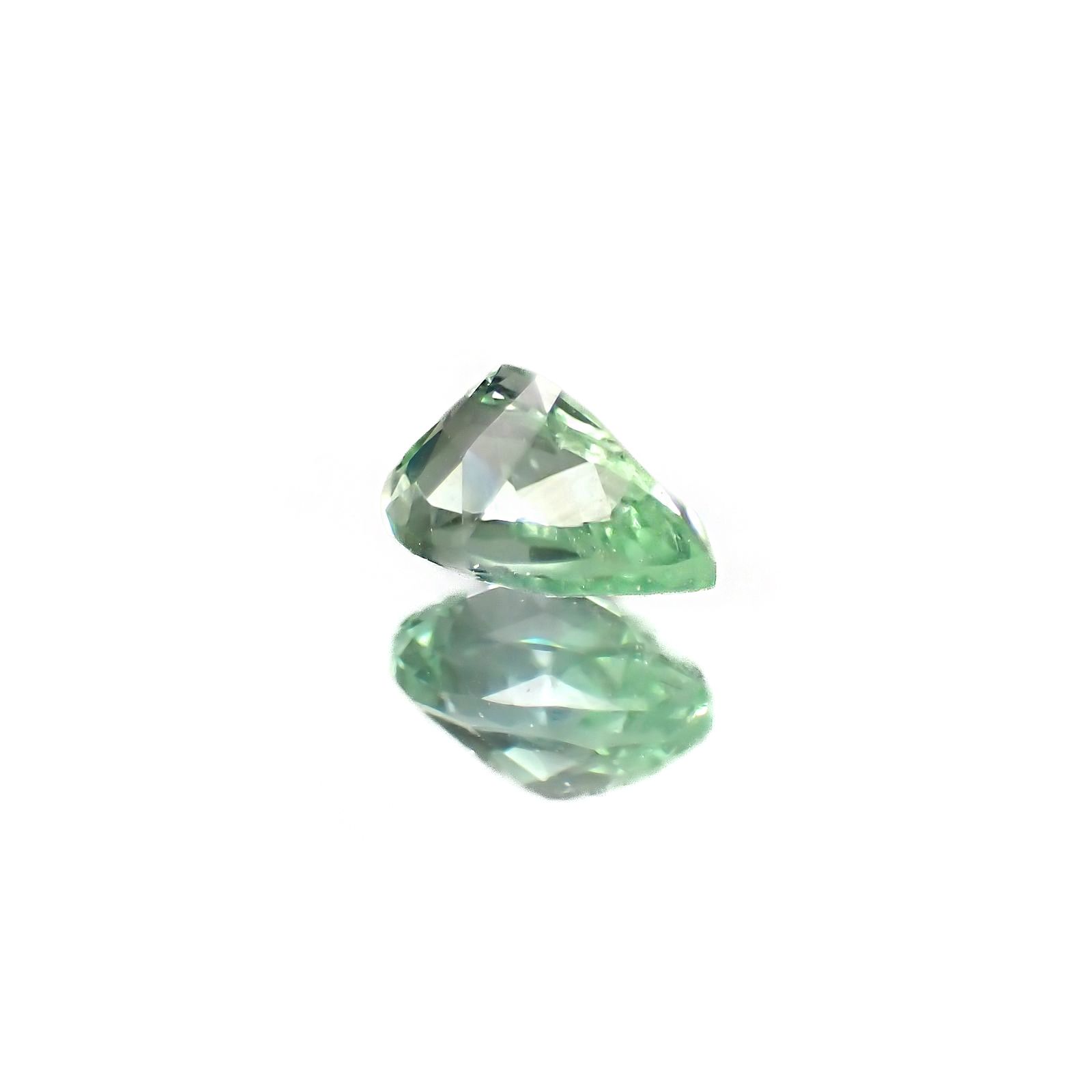 バナジウムコーネルピン(宝石名コーネルピン)タンザニア・タンガ州産 識別済 1.02ct / 7.6x5.1mm前後 [220716902]