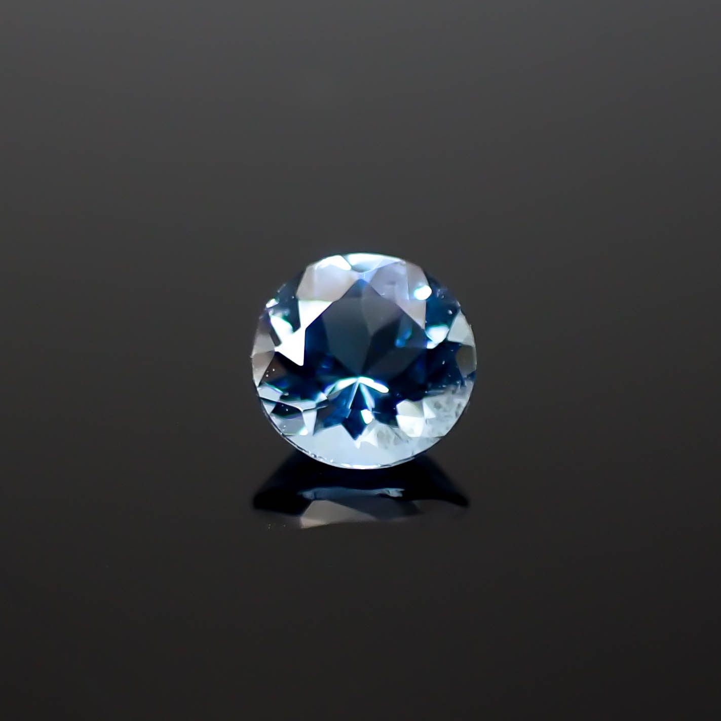 アクアマリン サンタマリアカラー ナイジェリア産 0.20ct [250329948]3.9x3.9mm前後