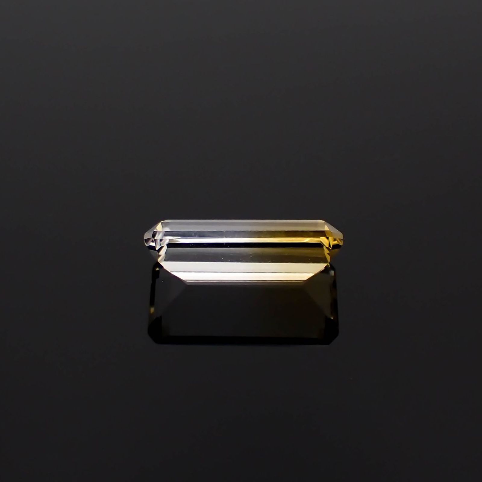 バイカラーシトリン ブラジル・ミナスジェライス州産 6.48ct / 17.5x8.3mm前後 [251026468]