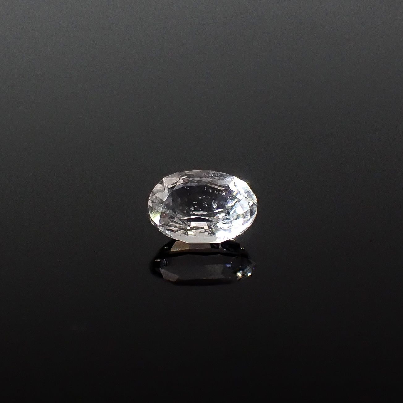 テネブレッセンススキャポライト アフガニスタン産 0.25ct / 4.8x3.5mm前後 [260432042]