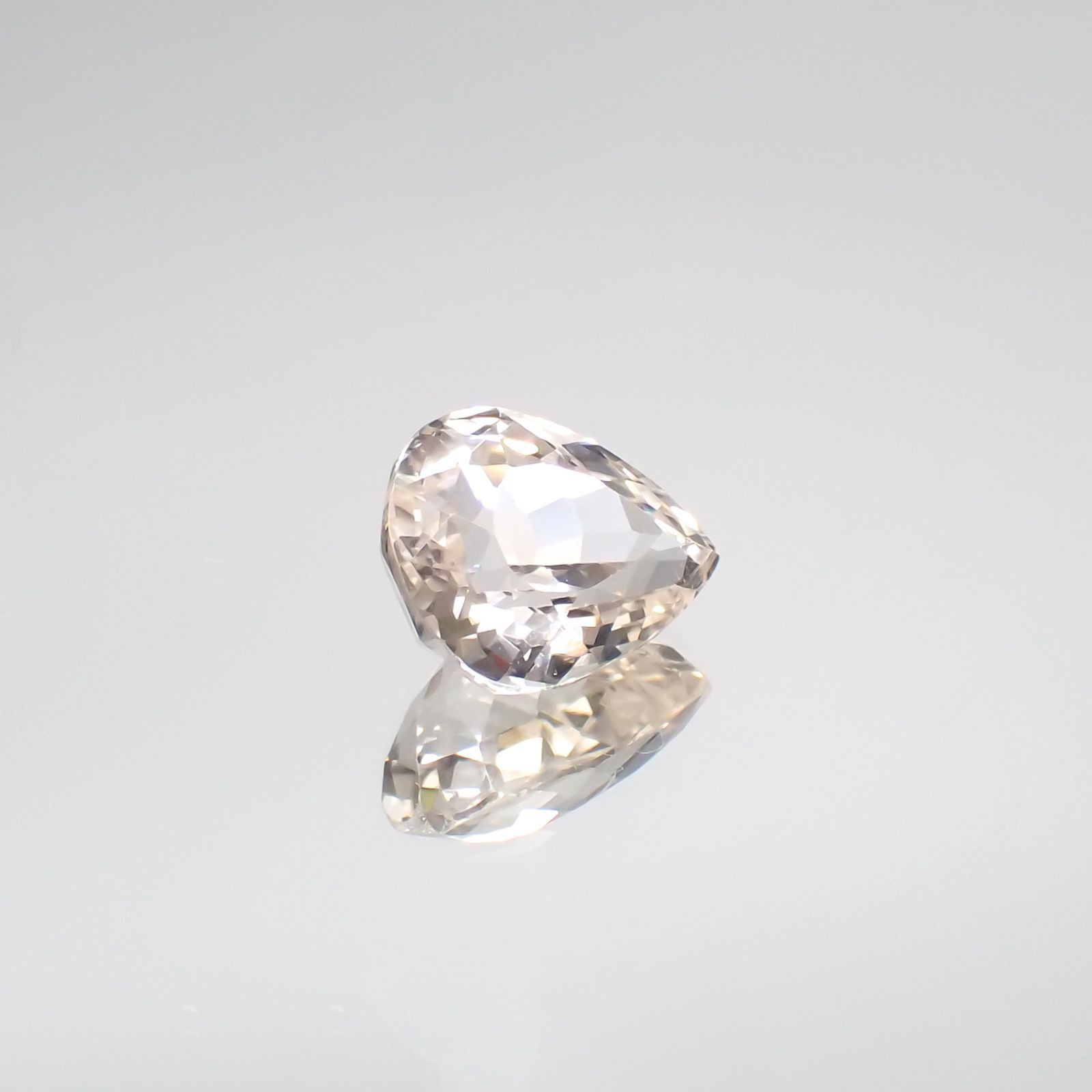 イエロースポジュミン(宝石名スポジュミン) アフガニスタン産 4.39ct 識別済[250711461]11.4×9.4mm前後