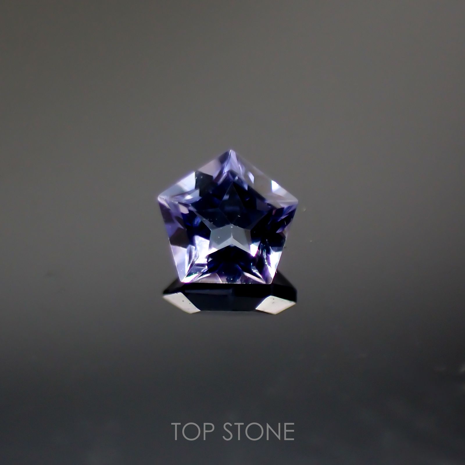 ◇ペンタゴンカット◇タンザナイト(宝石名タンザナイト)タンザニア産 0.11ct 識別済[220113849]3.1x3.2mm前後