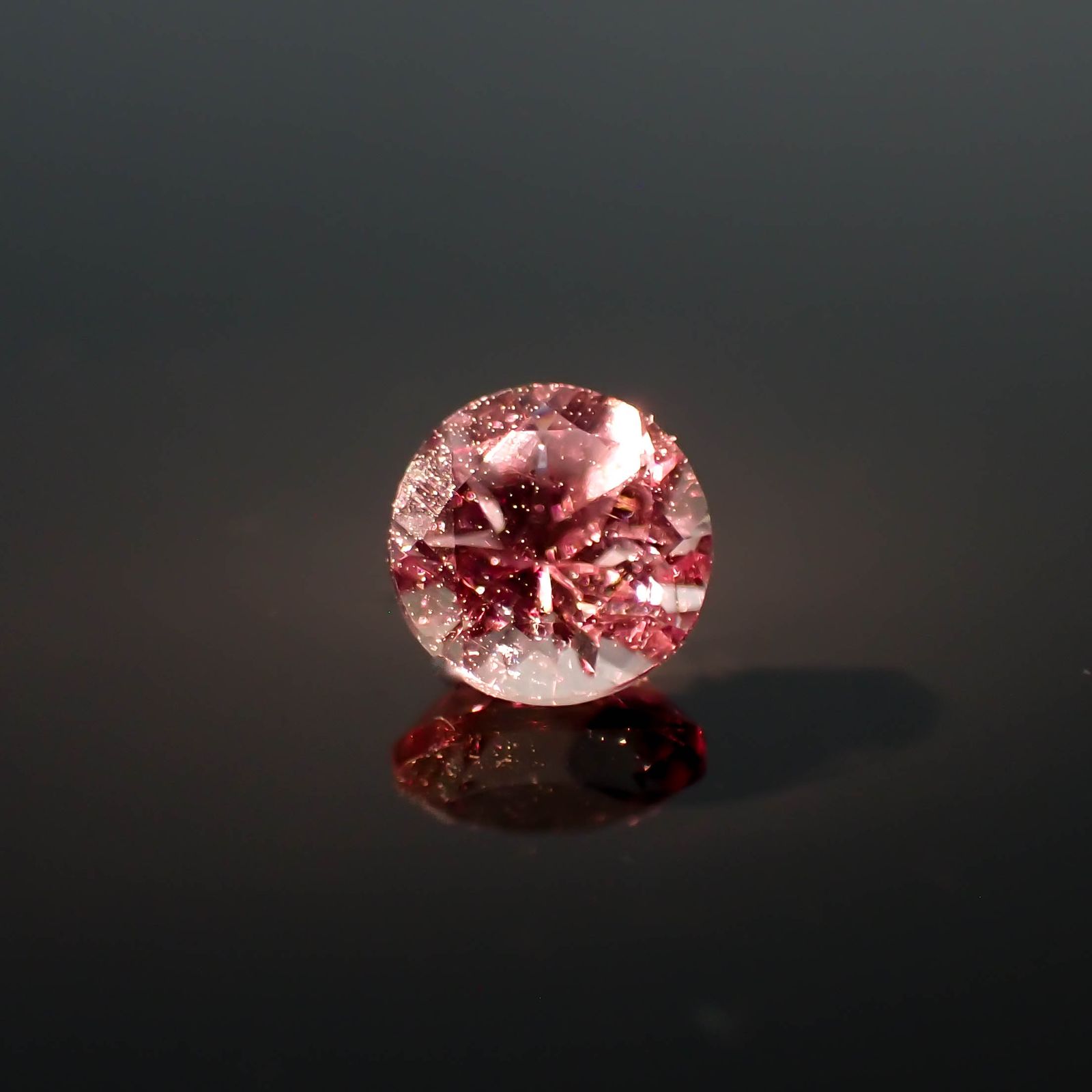ドラゴンガーネット タンザニア産 0.44ct[230421457]4.3x4.3mm前後