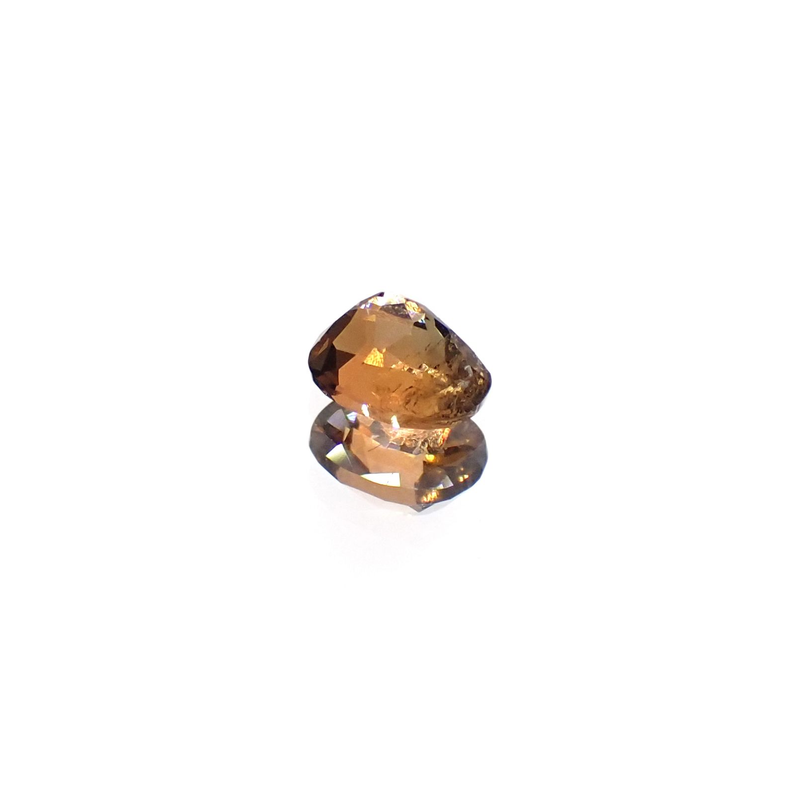 ゴールデンアイオライト マダガスカル産 0.20ct[240527659]4.3x3.3mm前後