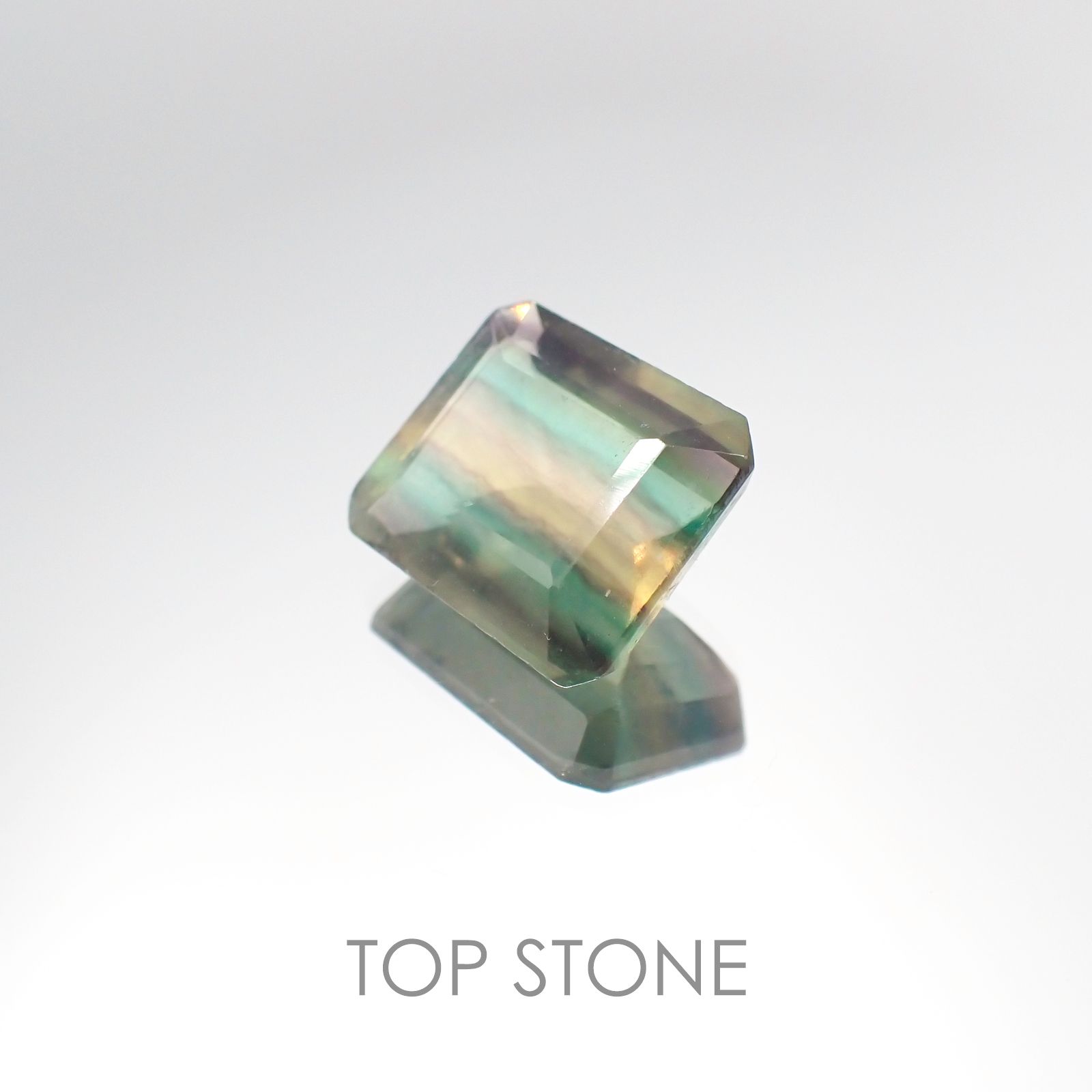 パーティカラーフローライト(宝石名パーティカラード・フルオライト) ブラジル産 6.58ct 識別済[20106389]11.9×10mm前後