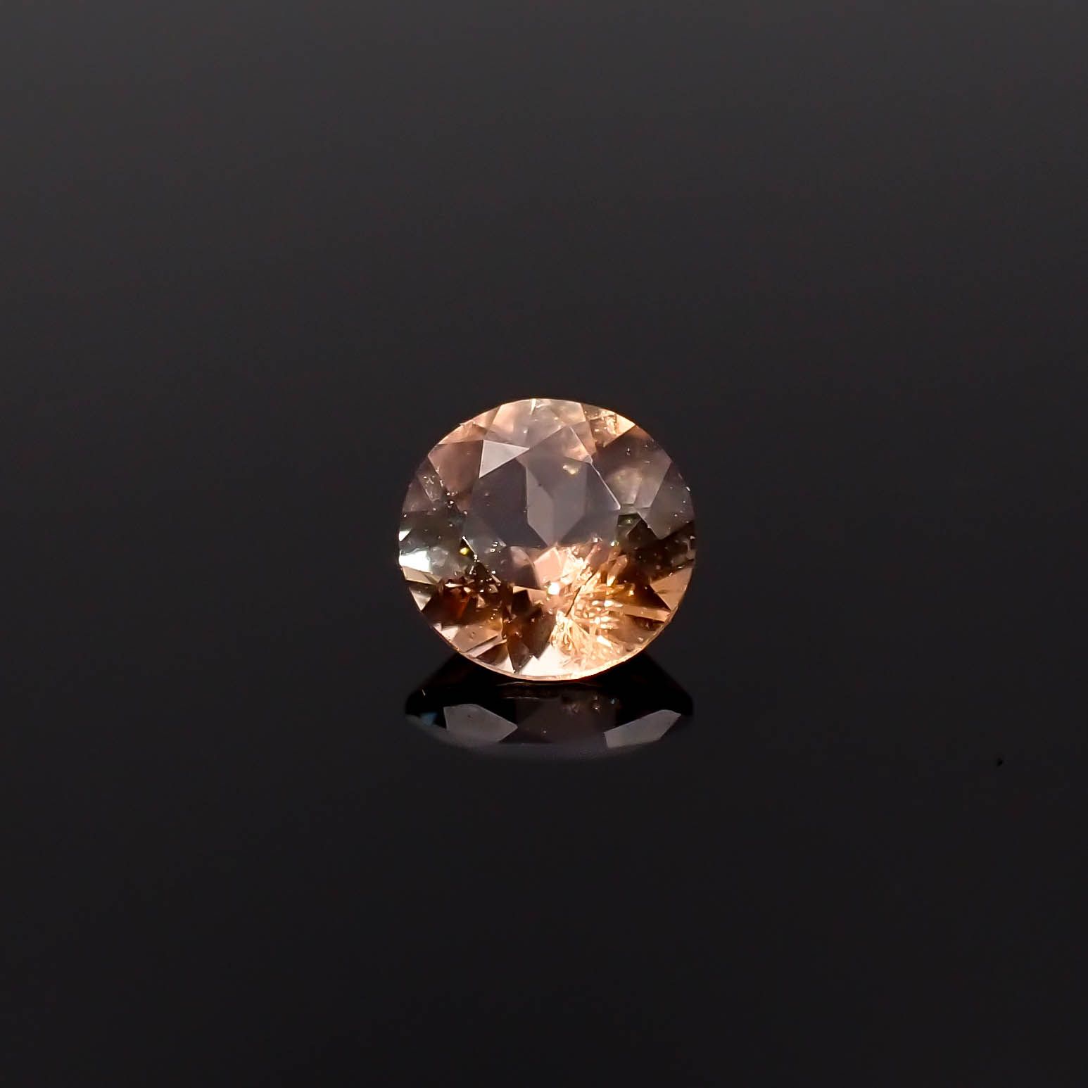 アンダリュサイト(宝石名アンダリュサイト)スリランカ/マダガスカル産 0.21ct 識別済[231225230]3.9x3.9mm前後