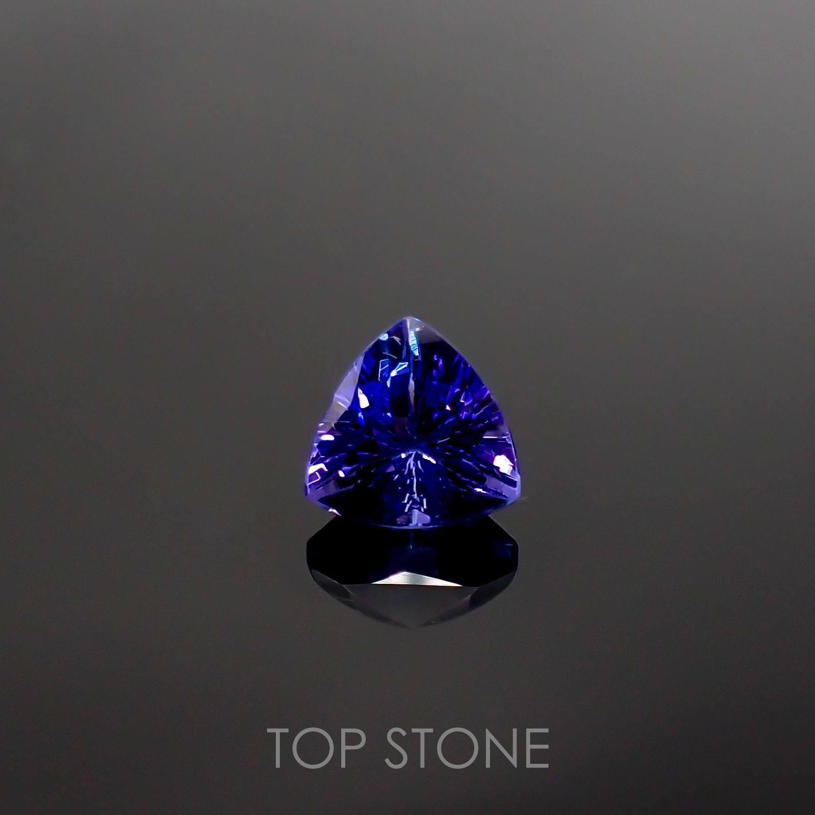 タンザナイト(宝石名タンザナイト) タンザニア産 1.41ct 識別済[210711654]7×7.1mm前後