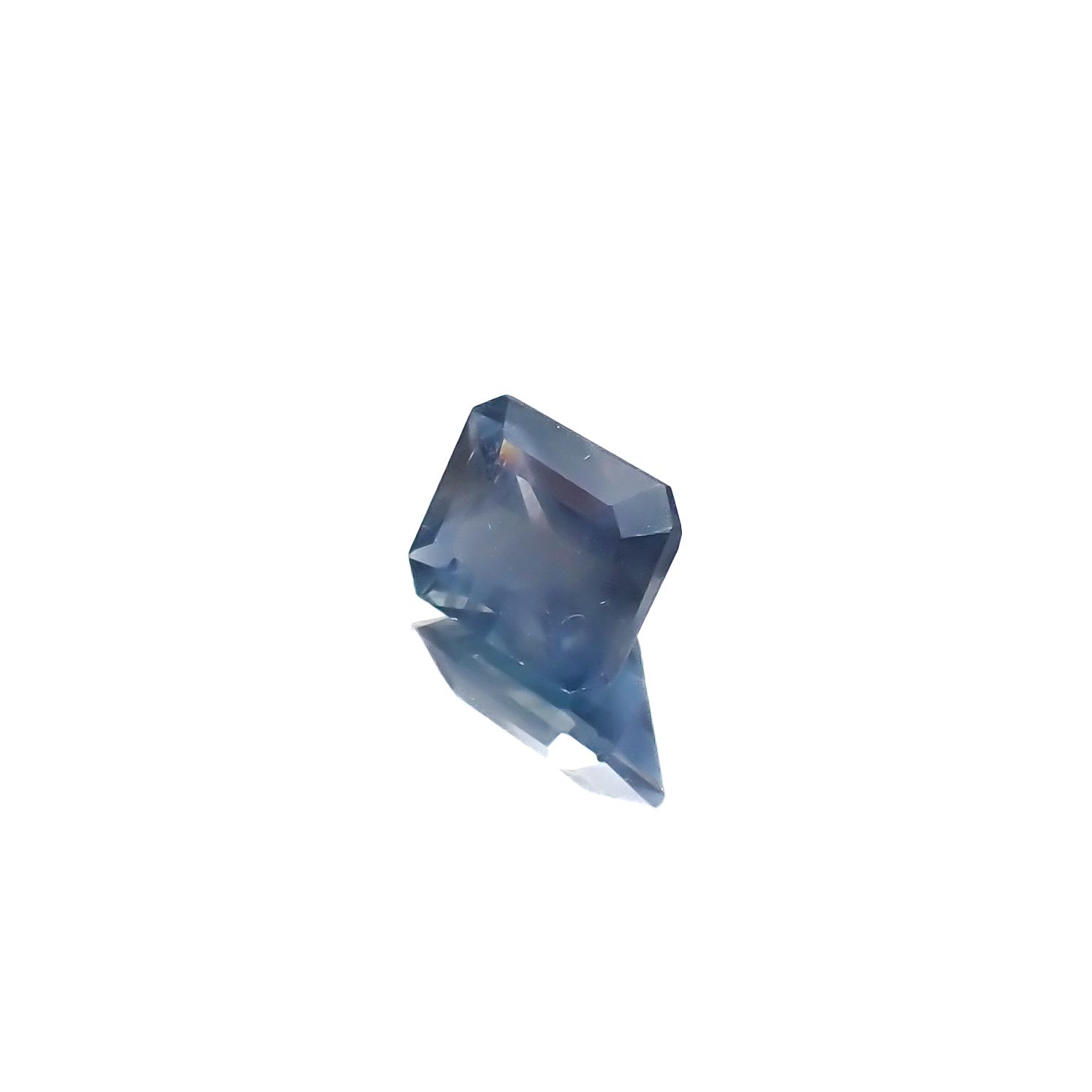 アパタイト フルオレッセンス ジンバブエ産 3.20ct[240527578]9.3x7.6mm前後