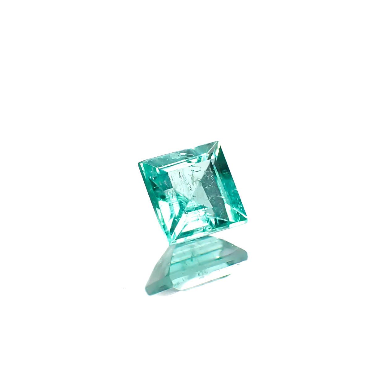 パライバトルマリン(宝石名トルマリン/別名パライバ・トルマリン)ブラジル・キントス鉱山産 0.25ct 識別済[250730741]3.6x3.6mm前後
