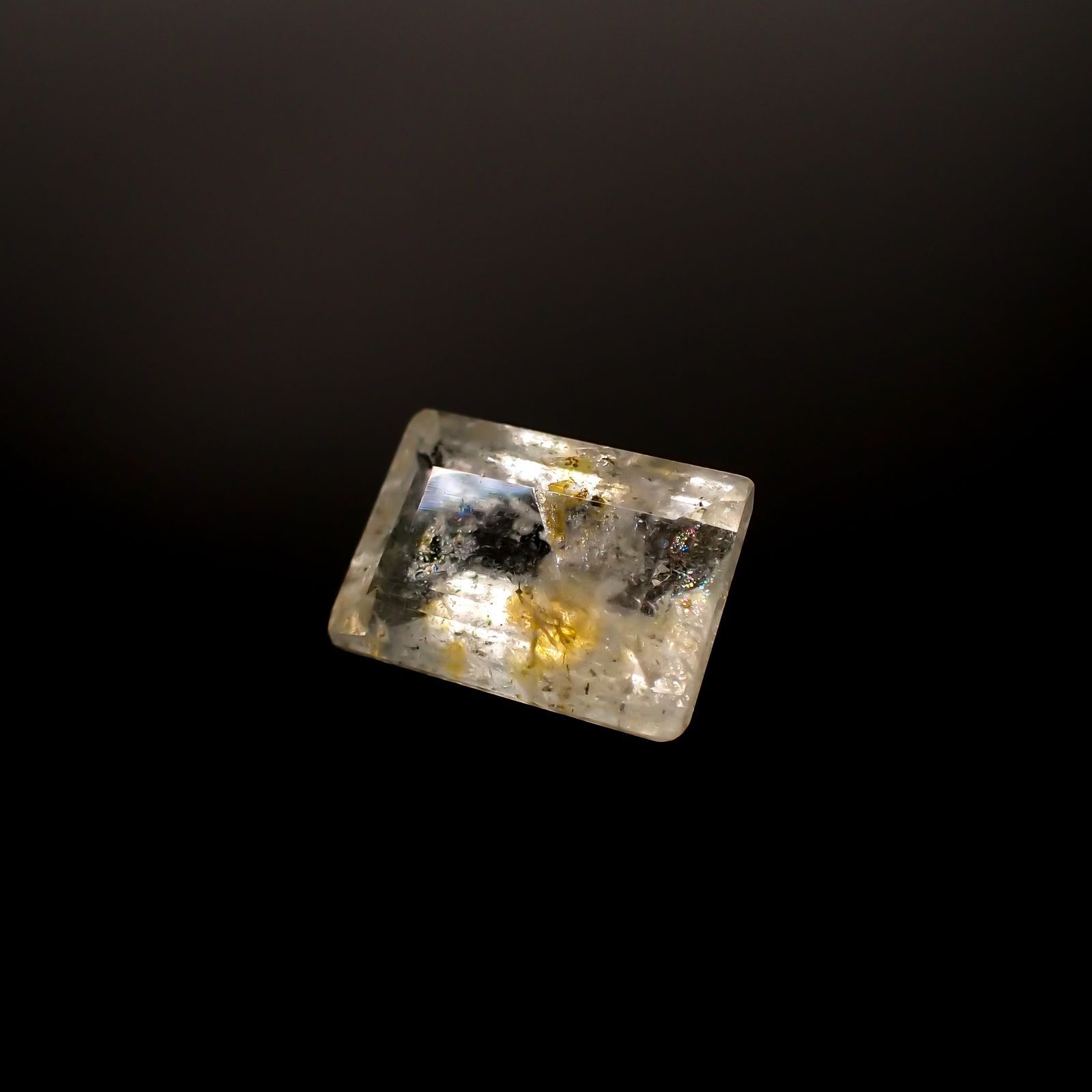 オーロラアクアマリン(宝石名アクアマリン) ブラジル産 3.07ct 識別済[210812714]10.7×7.6mm前後