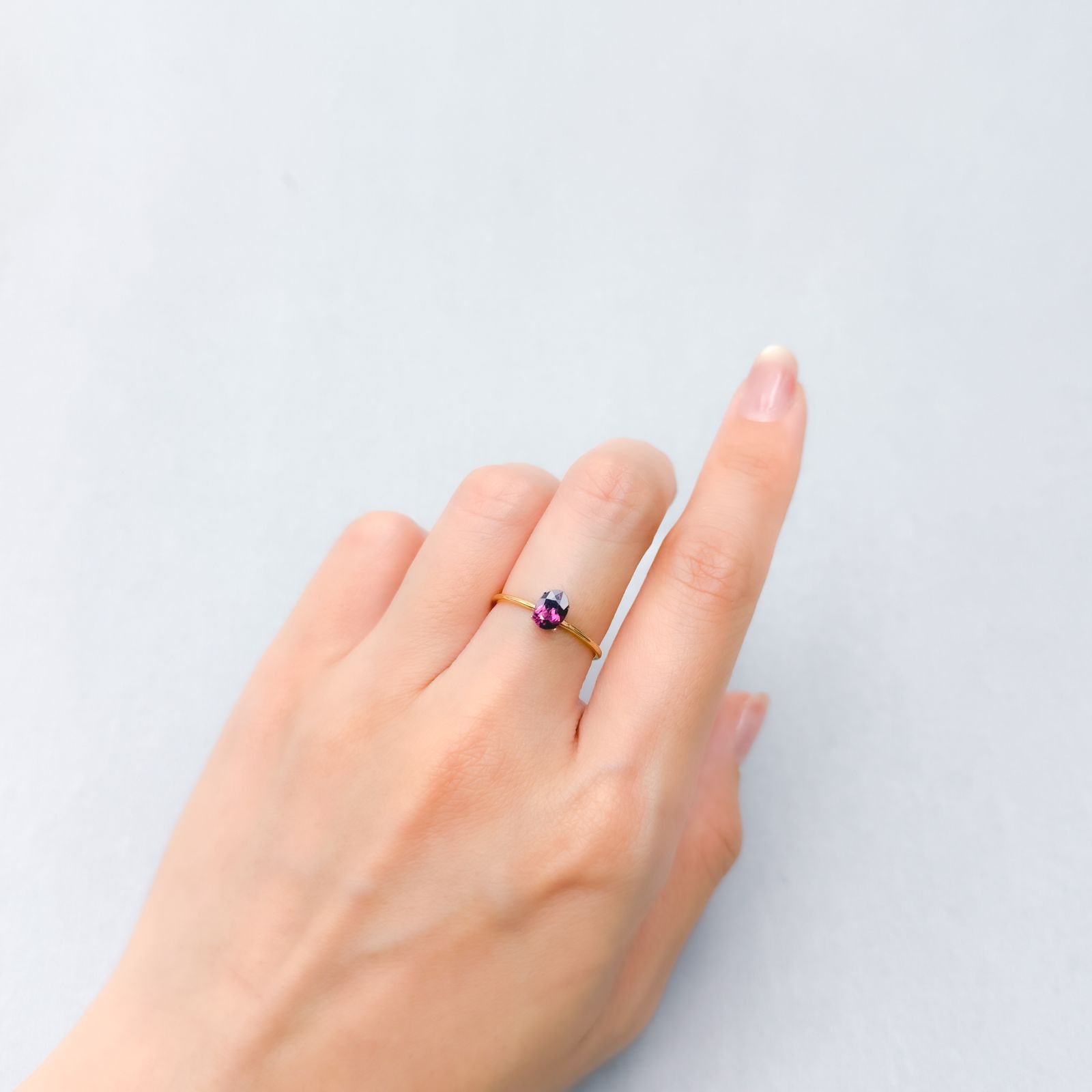 ロードライトガーネット(宝石名ガーネット)ブラジル産 0.64ct 識別済[250530371]6x4.5mm前後