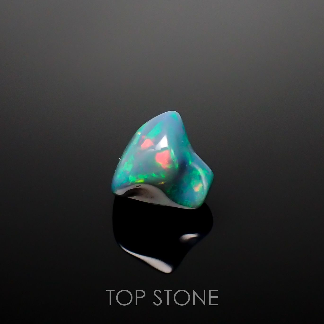 ◇バロック型◇ブラックオパール エチオピア産 ルース 2.39ct[210913242]8.3×9.3mm前後