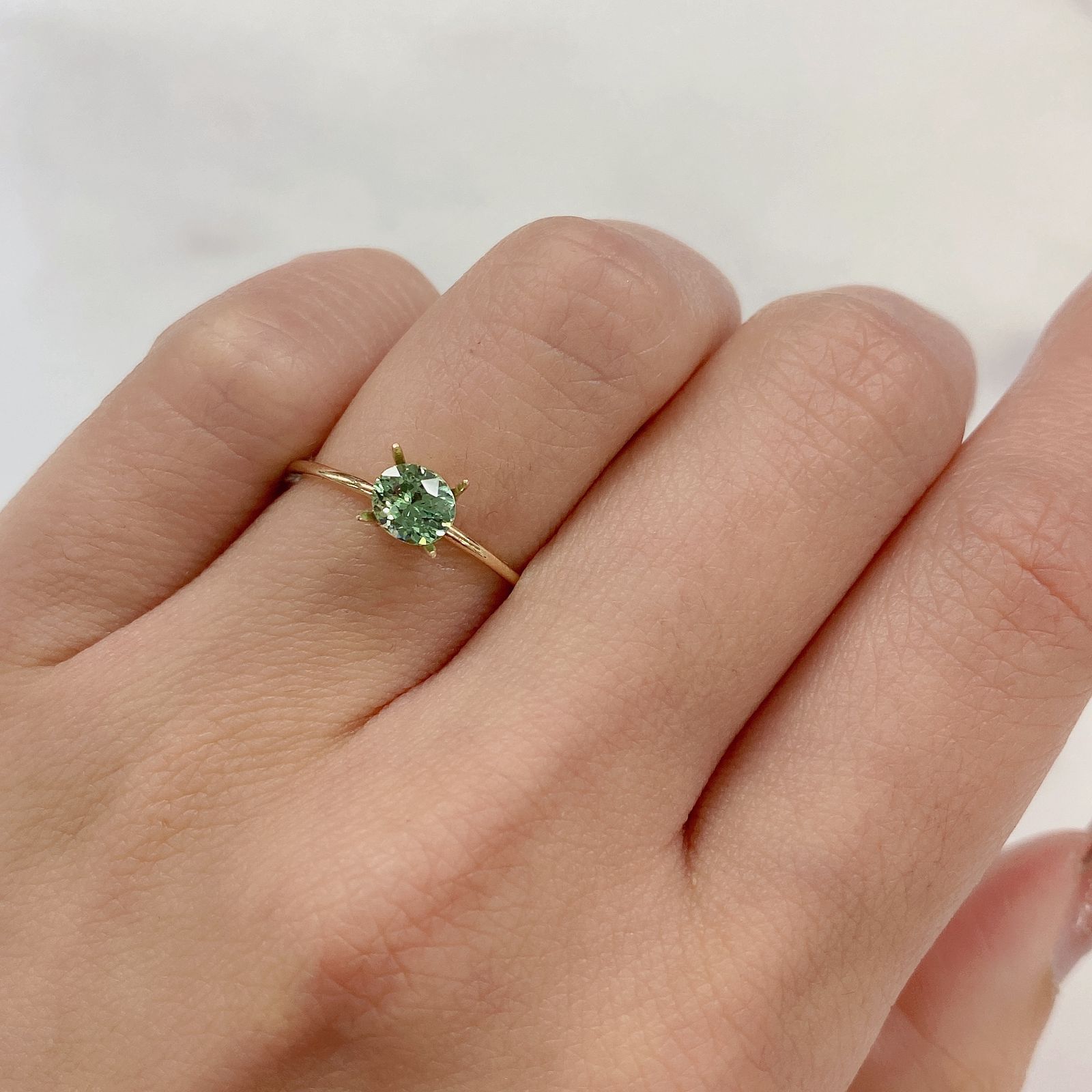 ミントガーネット(宝石名グリーン グロッシュラー・ガーネット) タンザニア産 0.53ct 識別済[210711922]5.1×4.6mm前後 |  TOP STONE(トップストーン)