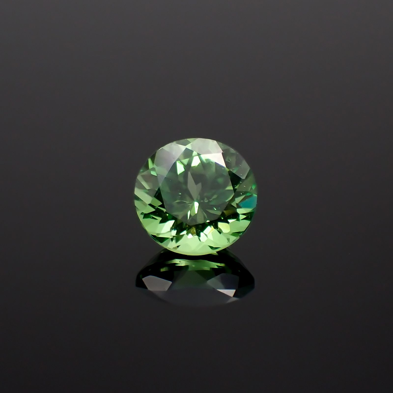 ツァボライト タンザニア産 1.04ct[231023567]6.2x6.2mm前後