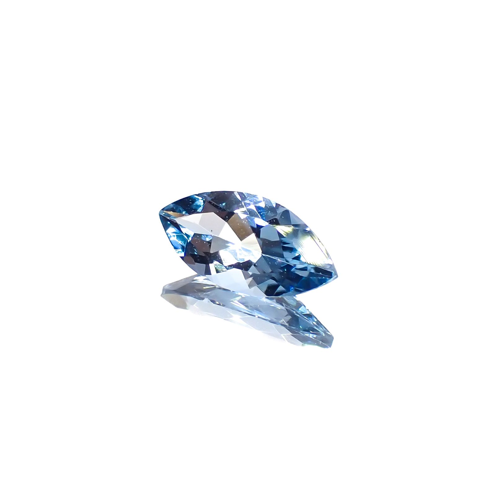 サンタマリアアクアマリン ブラジル産 0.78ct[231224579]10.1x5mm前後