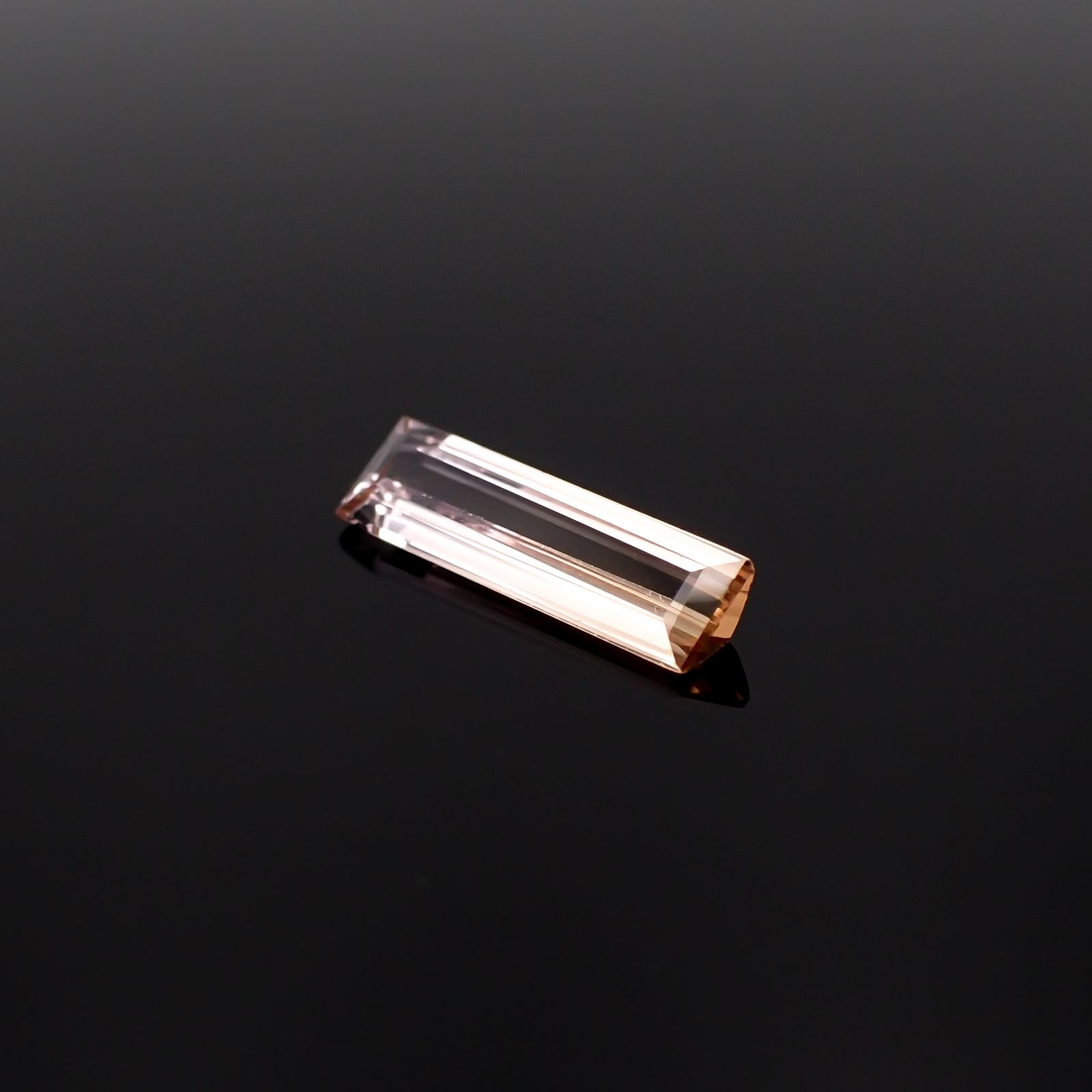 バイカラートパーズ ブラジル産 1.18ct[231023704]12.8x3.6mm前後
