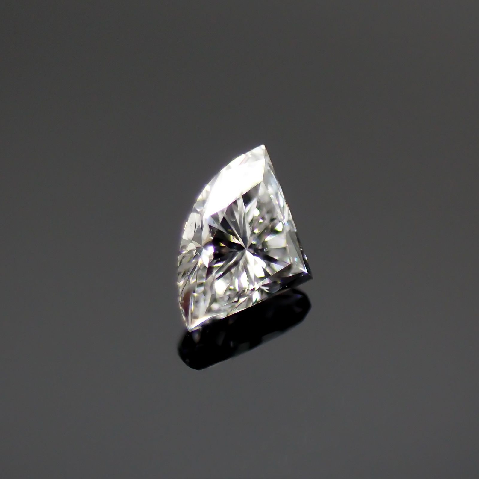 ◇ファンカット◇ダイヤモンド(宝石名ダイアモンド) 0.072ct 識別済[210913126]3.5×2.3mm前後