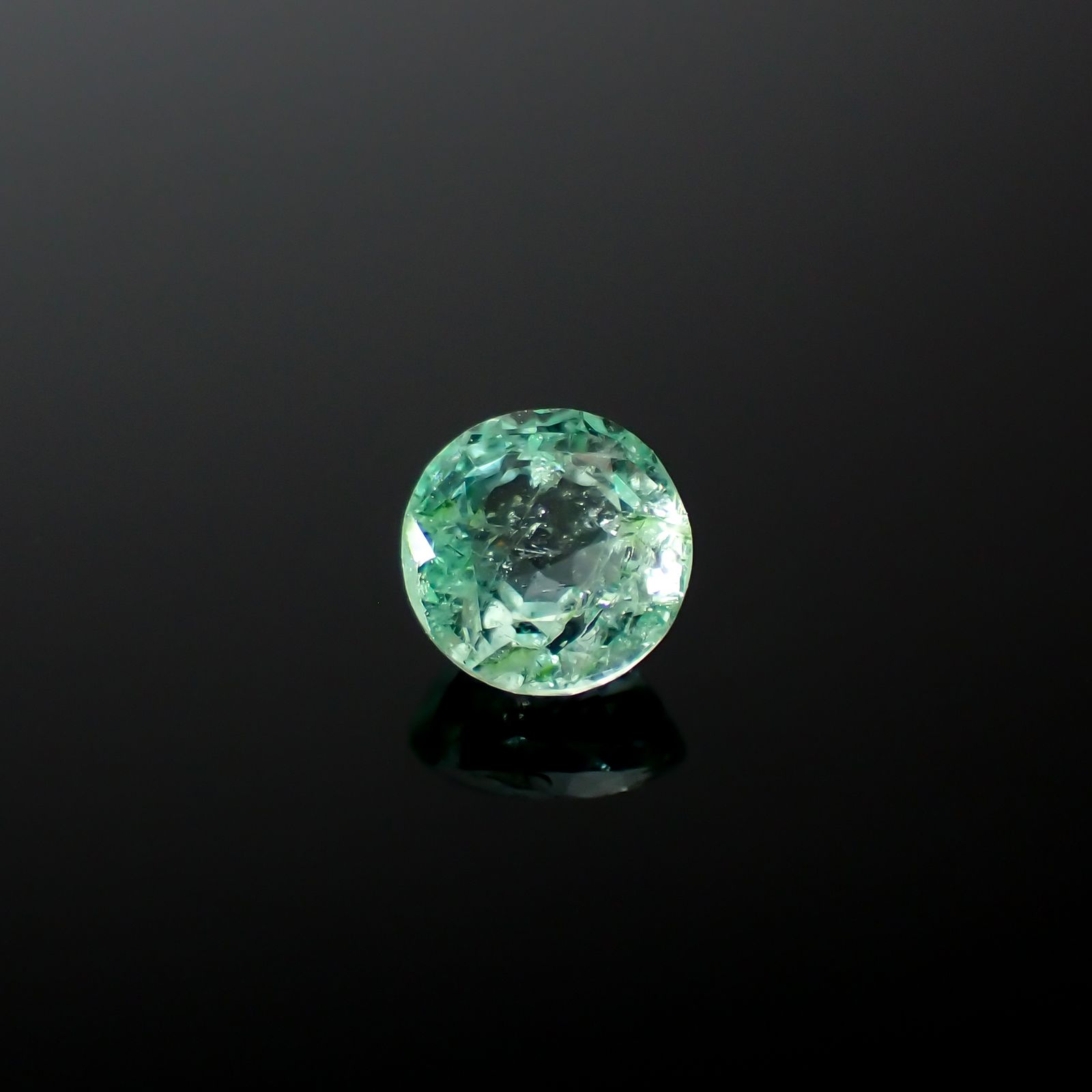 パステルカラーエメラルド コロンビア産 0.56ct[240225944]5.1x5.1mm前後