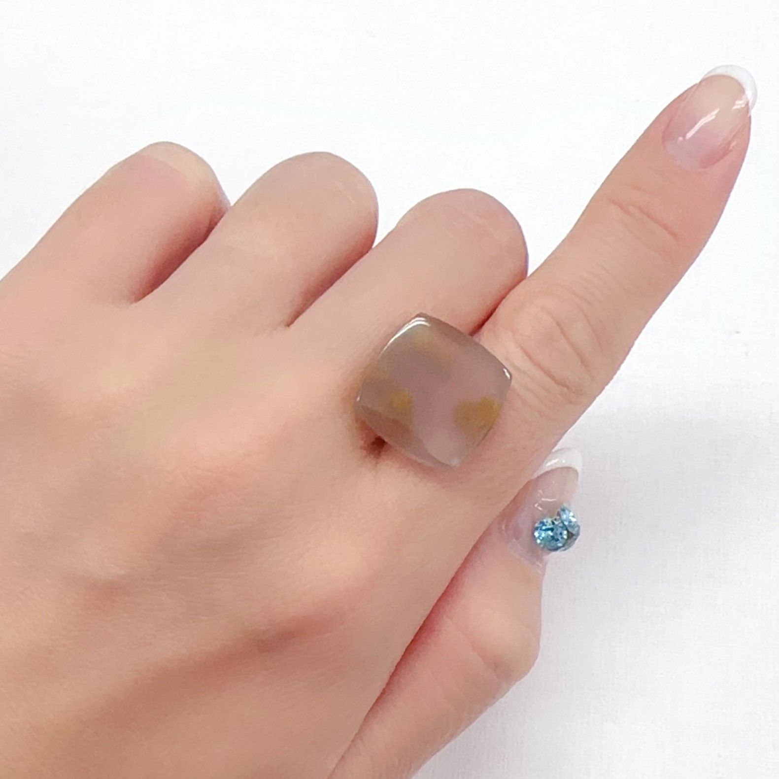 ユニークアゲート ブラジル産 15.28ct[240427214]17x16.7mm前後
