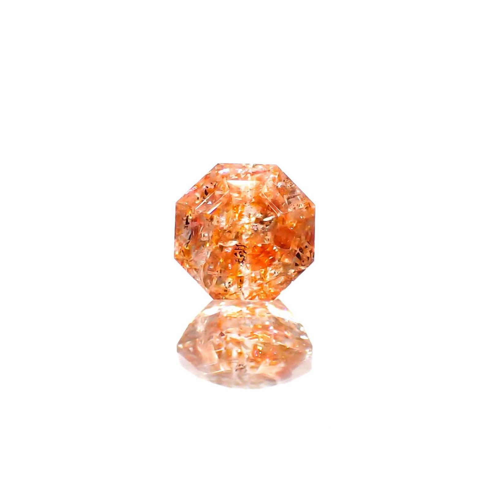 ◇オクタゴンカット◇イリュージョンサンストーン タンザニア産 0.62ct / 5.1x5mm前後 [230320951]