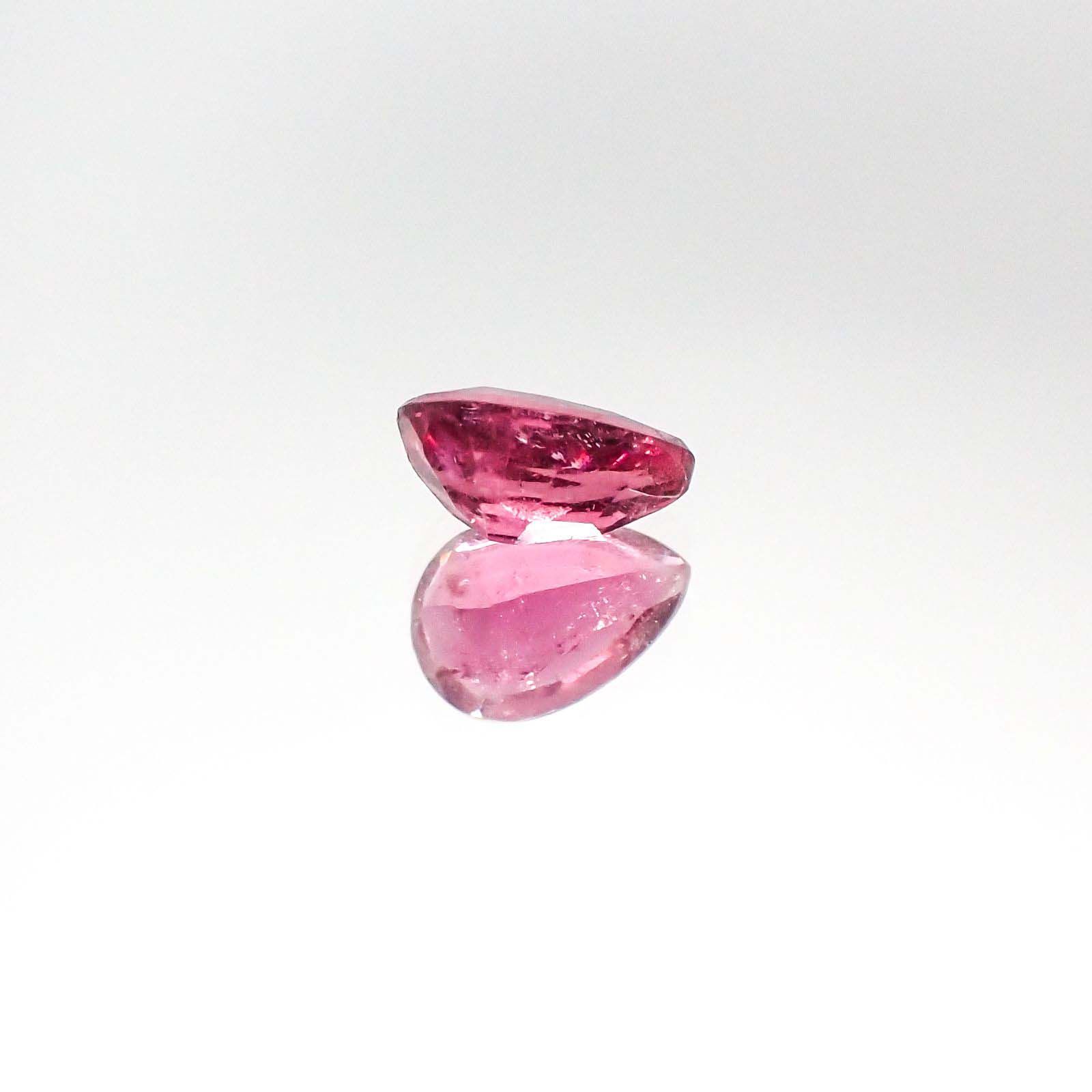 ピンクトルマリン(宝石名ピンク・トルマリン)ブラジル産 0.73ct 識別済[230722941]7.1x4.9mm前後