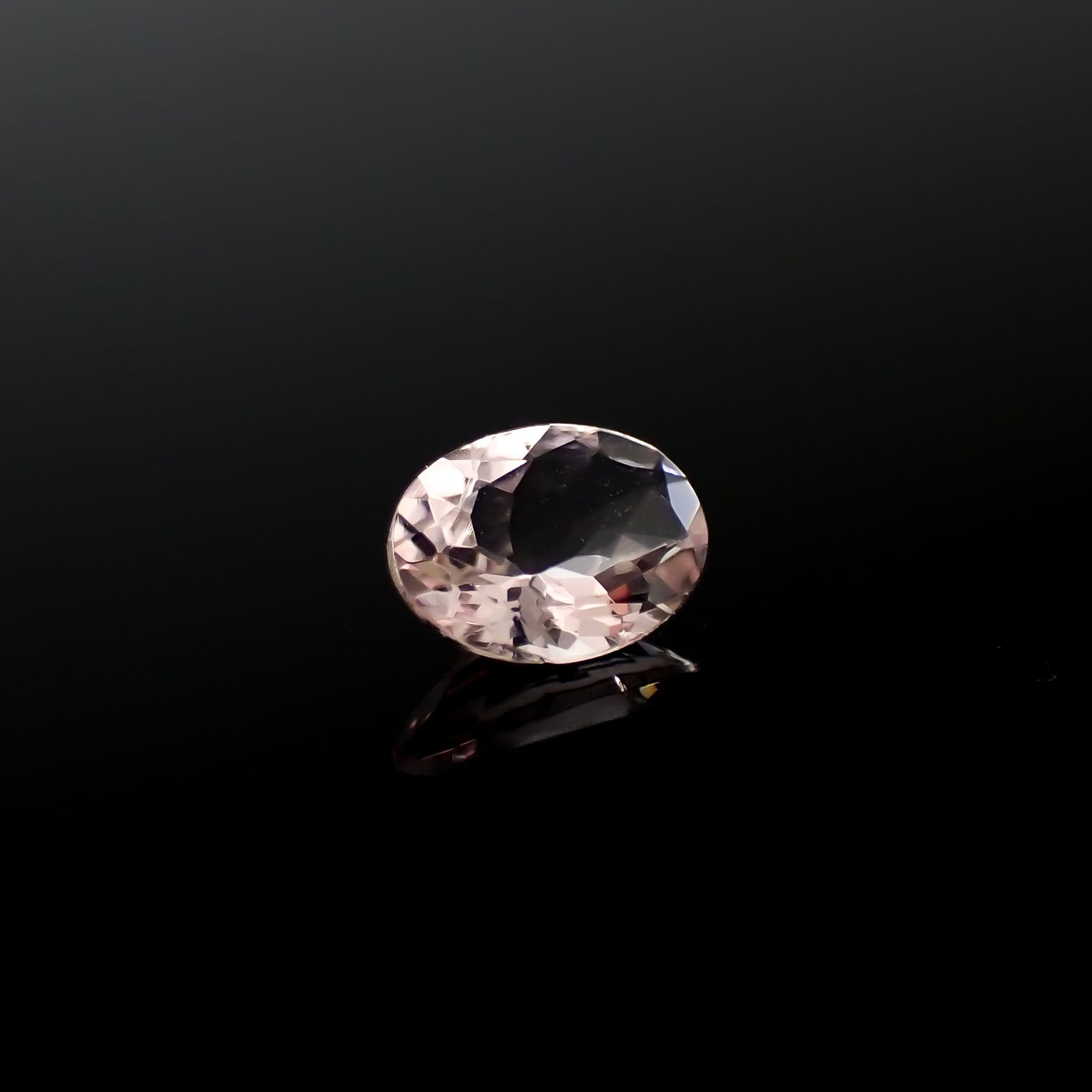 モルガナイト ブラジル産 0.58ct[240326771]7x5.1mm前後
