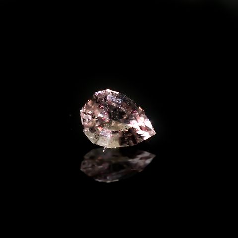 ◇カスタムカット◇ティンカーベルクォーツ ブラジル産 1.24ct[240125453]8x5.7mm前後