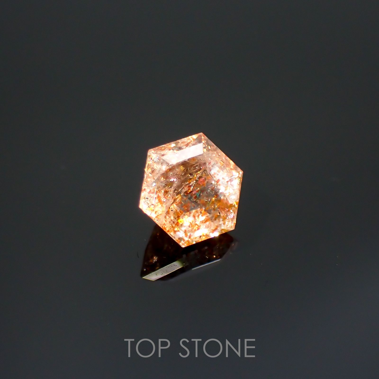 ◇ヘキサゴンカット◇イリュージョンサンストーン インド産 0.58ct[220115487]5.1x5mm前後