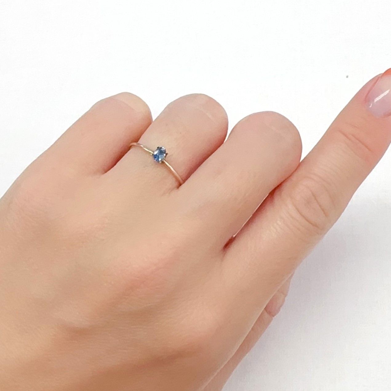 サンタマリアアクアマリン ブラジル産 0.12ct[240225991]3.9x2.7mm前後