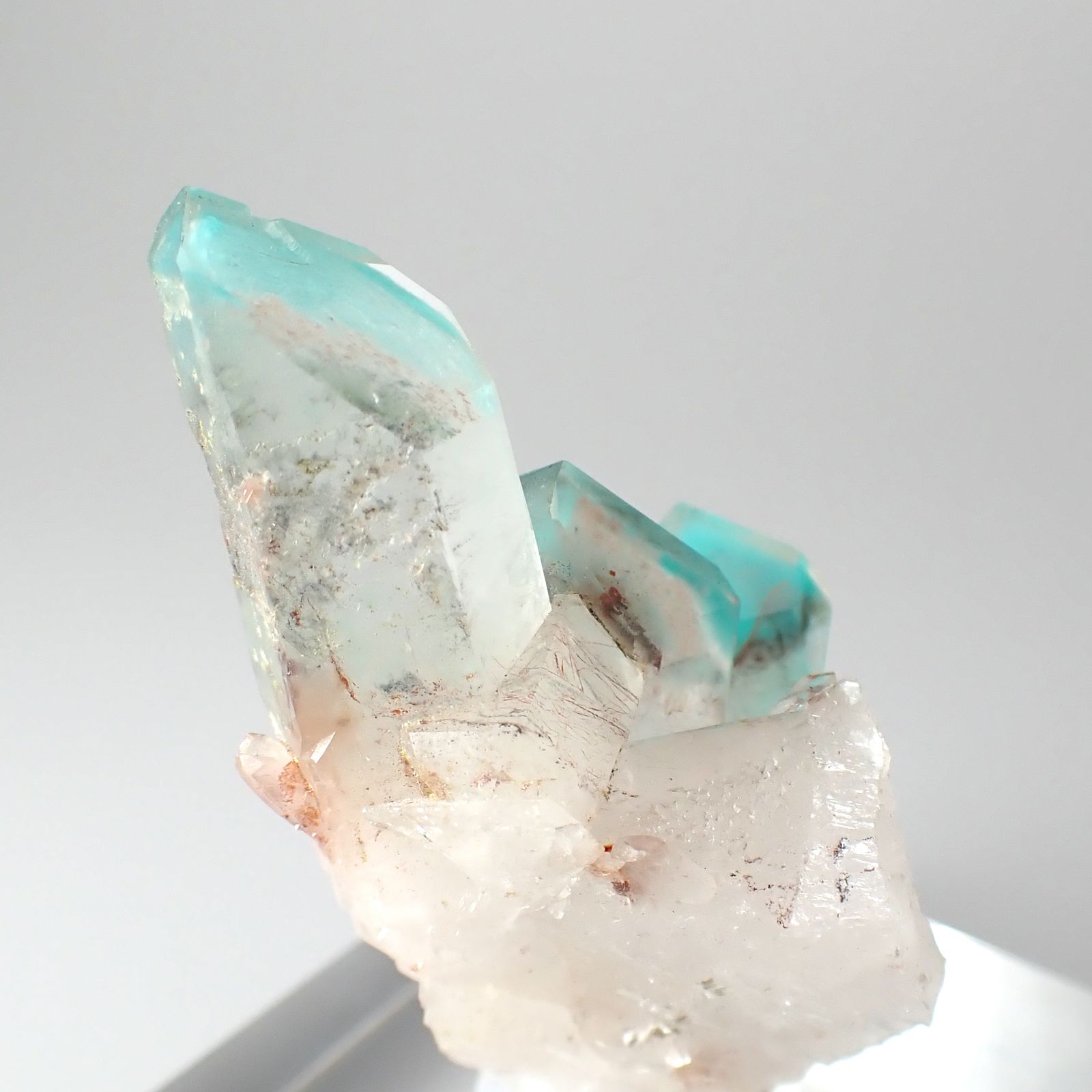 アホイトインクォーツ原石 南アフリカ・メッシーナ鉱山産 アクリル台座付き 97.35ct(19.47g) / 31x28x47.5mm前後 [260532291]