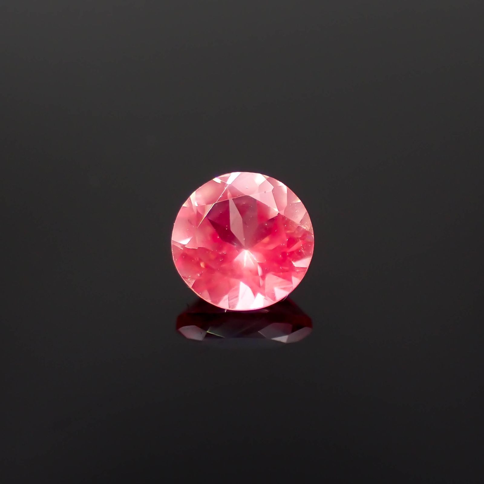 シルキーピンクスピネル タンザニア産 0.40ct[230421573]4.4x4.4mm前後