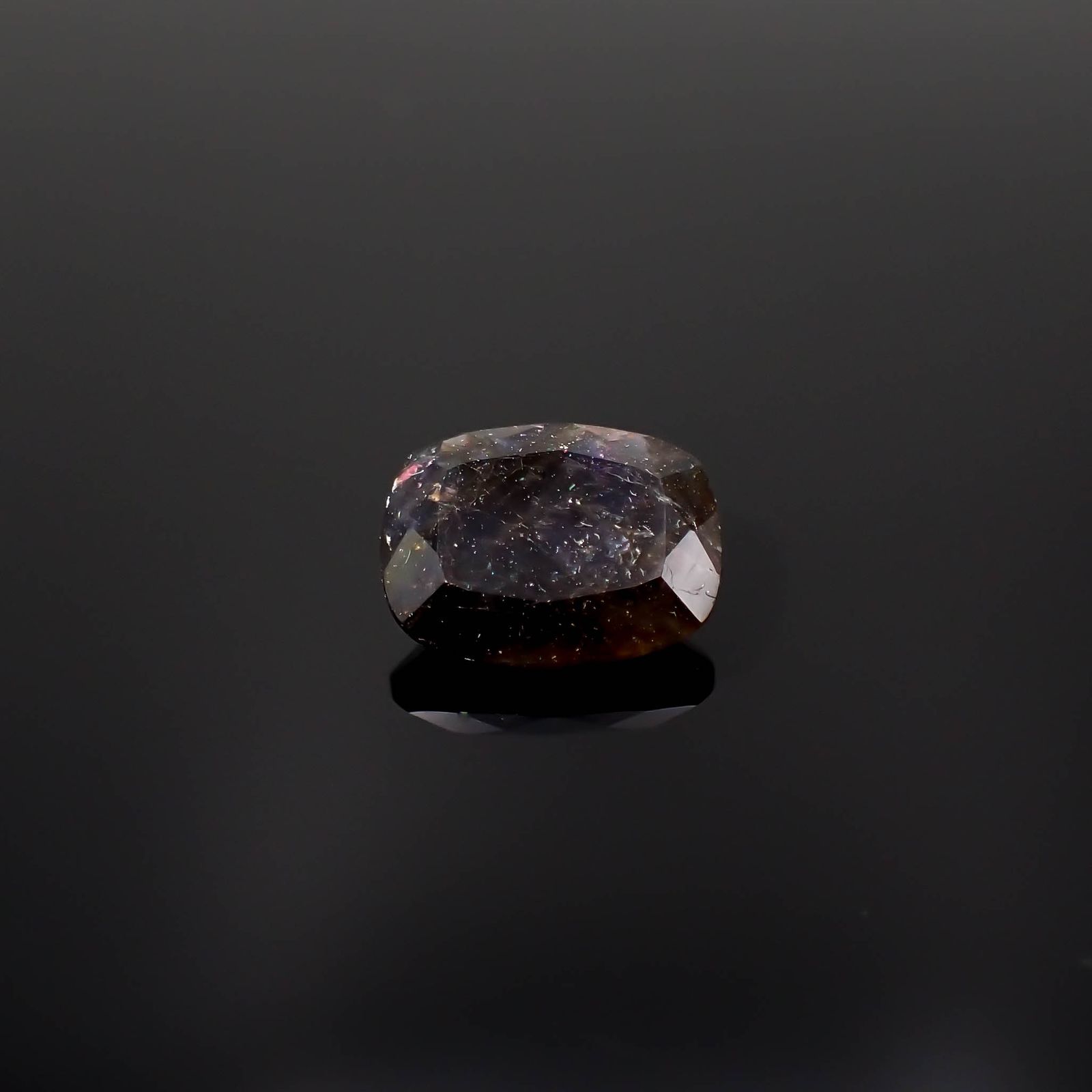 ブラッドショットアイオライト インド産 2.33ct[230321206]10.6x8.2mm前後