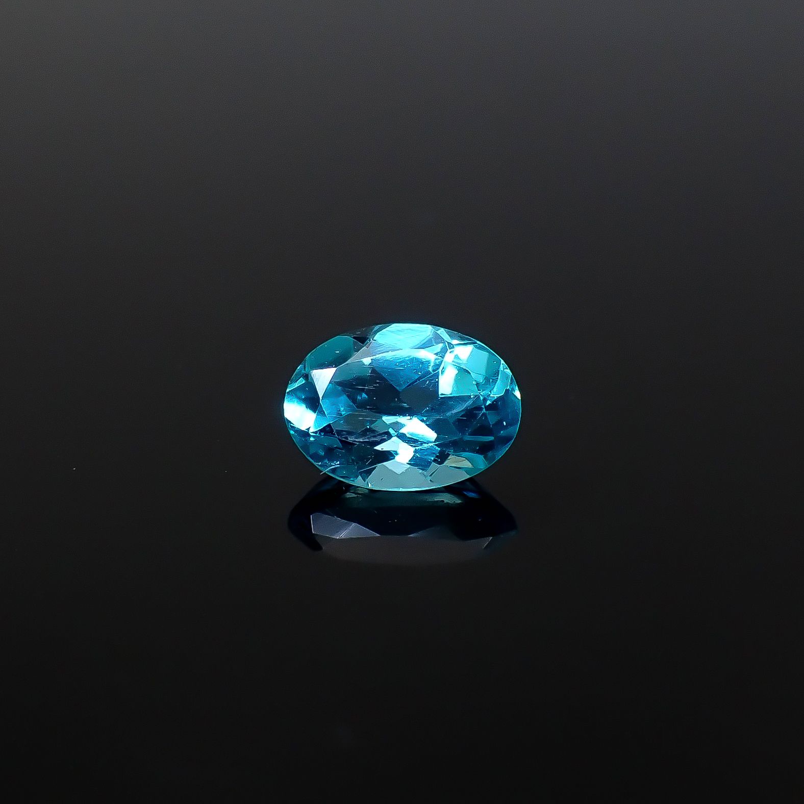 アパタイト(宝石名アパタイト)ブラジル産 0.85ct 識別済[230522010]7x5.1mm前後