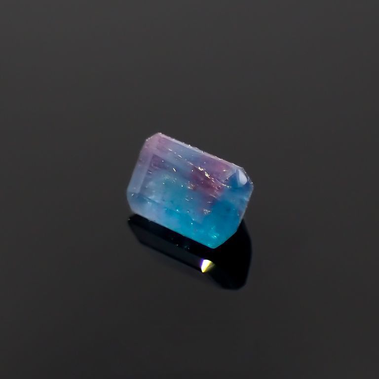 バイカラーパライバトルマリン 非加熱 ブラジル・バターリャ鉱山産 0.23ct[230220469]3.9x2.7mm前後