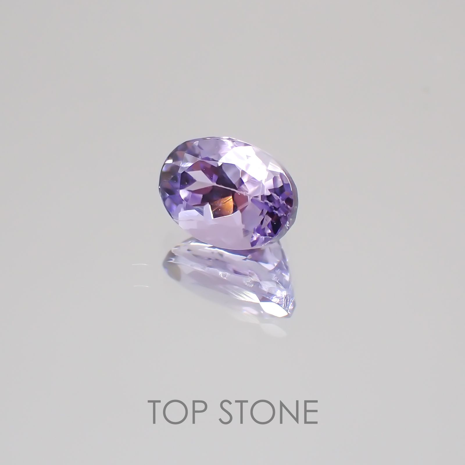 ラベンダータンザナイト タンザニア産 ルース 0.61ct[21019348]6×4.1mm前後