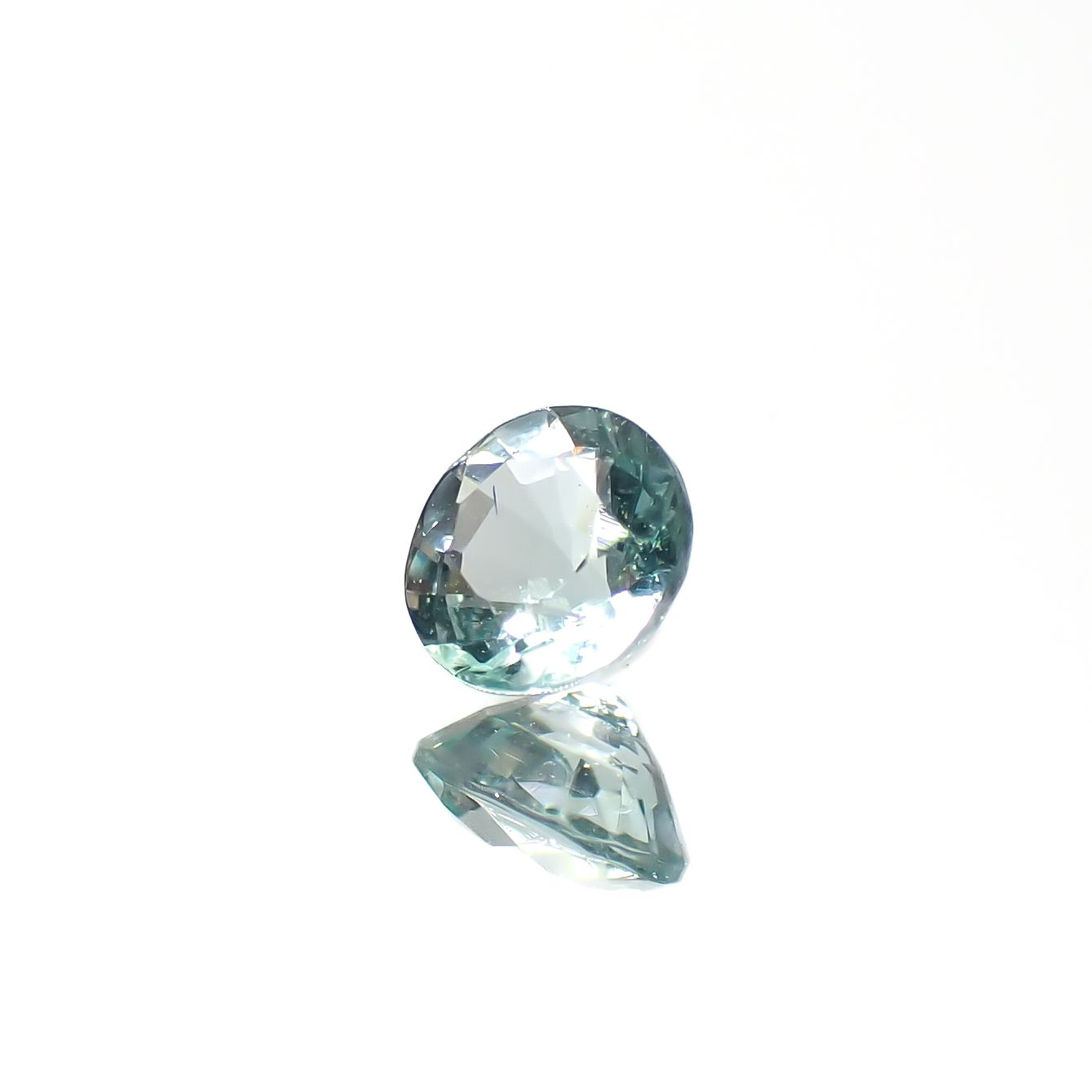 ミントベリル ブラジル産 0.21ct[240929119]3.9x3.9mm前後