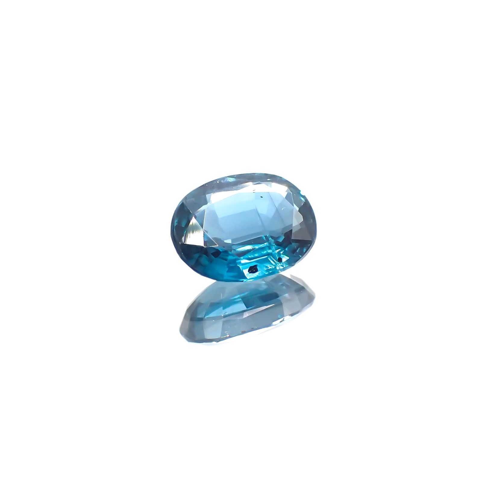 オーシャンブルーカイヤナイト(宝石名カイヤナイト) インド・オリッサ州産 2.04ct 識別済[210912365]8.7×6.8mm前後