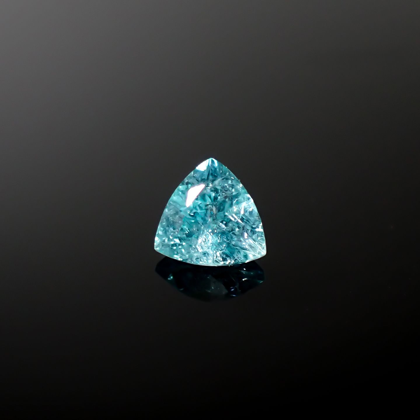 パライバトルマリン ブラジル・キントス鉱山産 0.27ct[240928724]4.3x4.3mm前後