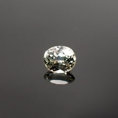 リューコガーネット(宝石名ホワイト グロッシュラー・ガーネット) ビルマ産 0.512ct ソ付(彩珠)[210711726]5.2×4.3mm前後