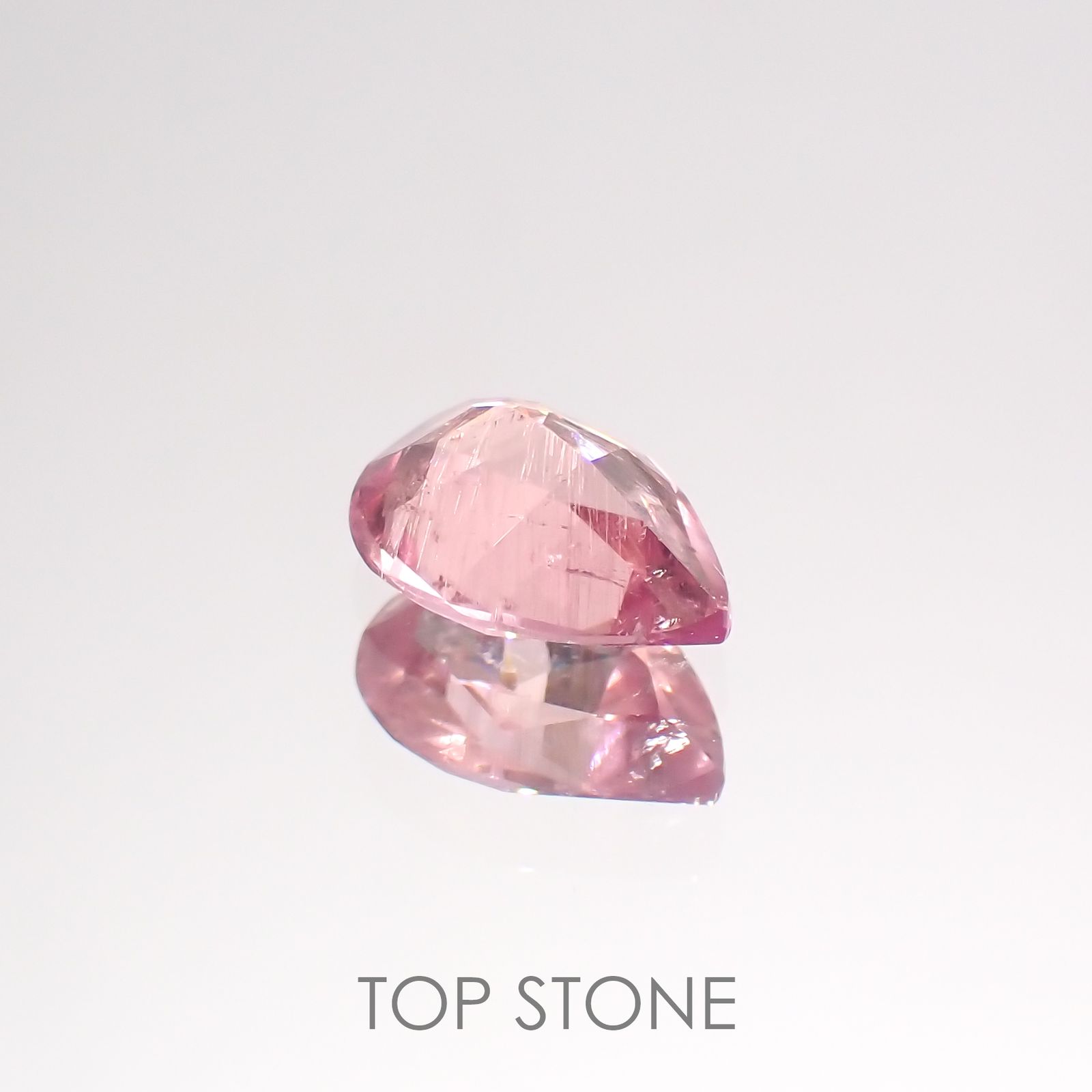 ペツォッタイト(ラズベリル)(宝石名ペツォッタイト)マダガスカル産 0.690ct ソ付(彩珠)[220114344]7.1x5mm前後
