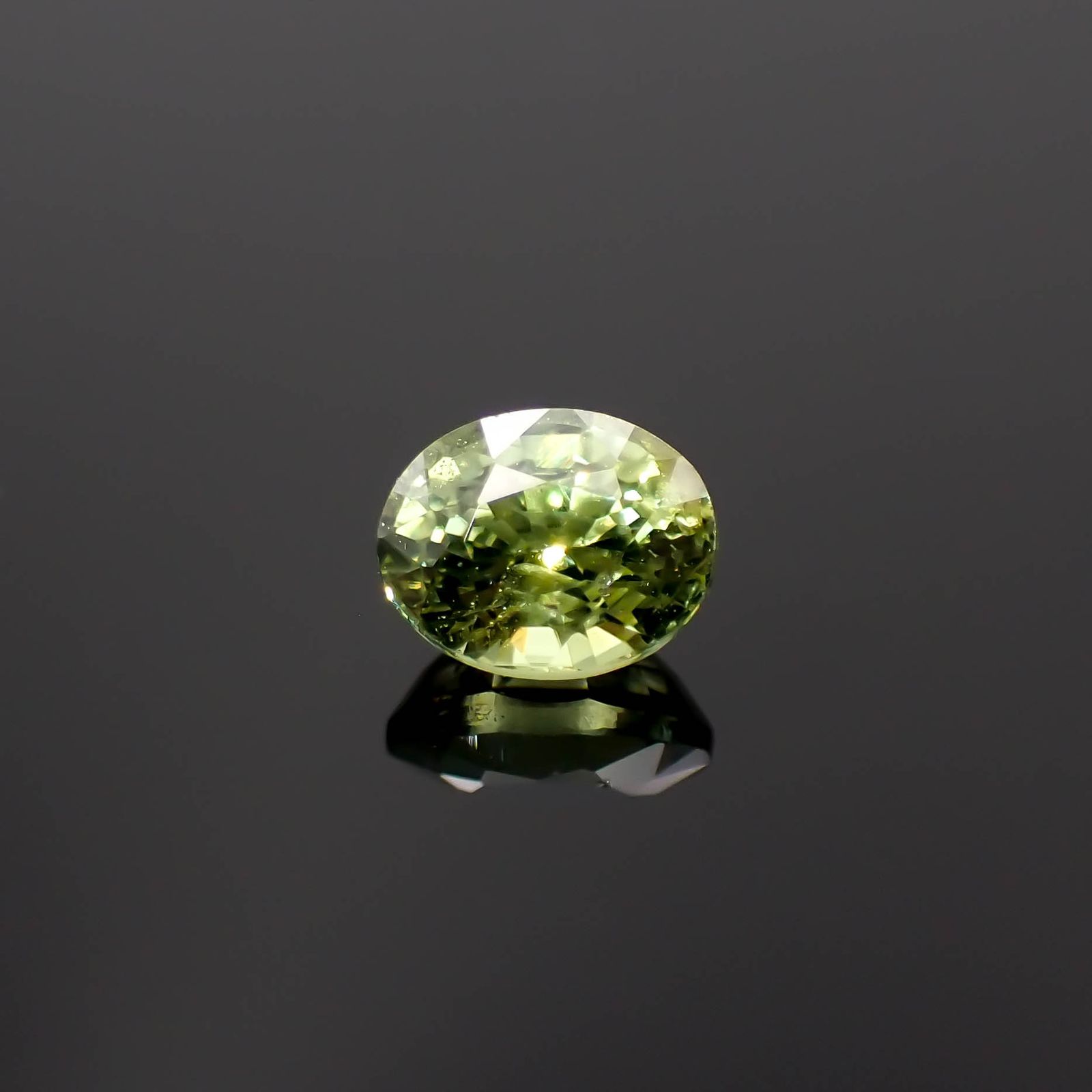 デマントイドガーネット ナミビア共和国産 0.56ct[230421379]5.1x4mm前後