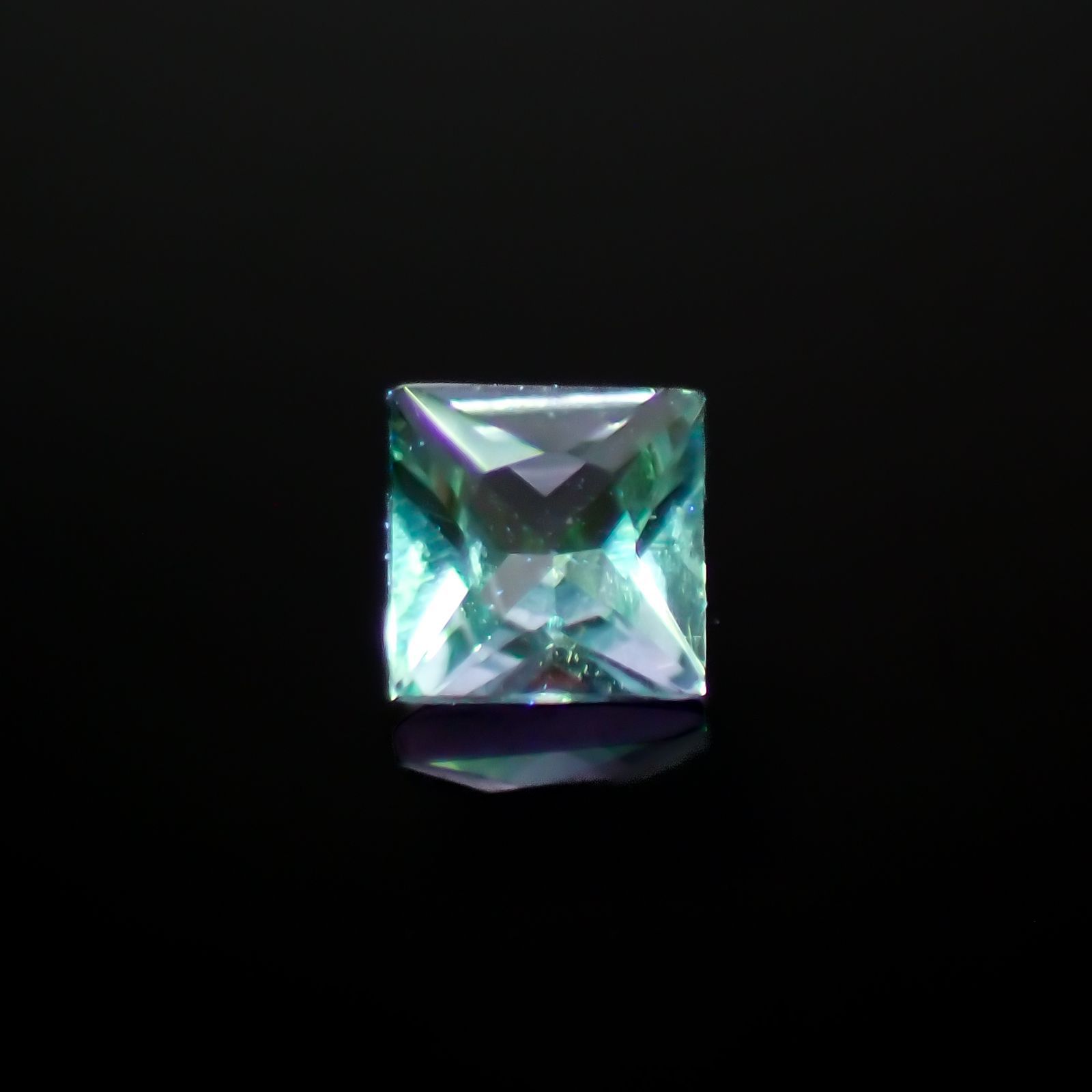 ◇プリンセスカット◇ブルーグリーンコーネルピン(宝石名コーネルピン)タンザニア産 0.080ct 識別済[221219238]2.1x2.2mm前後
