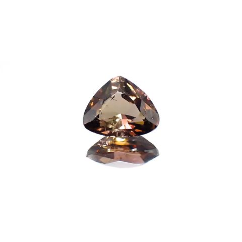 アキシナイト(宝石名アキシナイト)パキスタン産 0.69ct 識別済[231224379]6.3x5.1mm前後