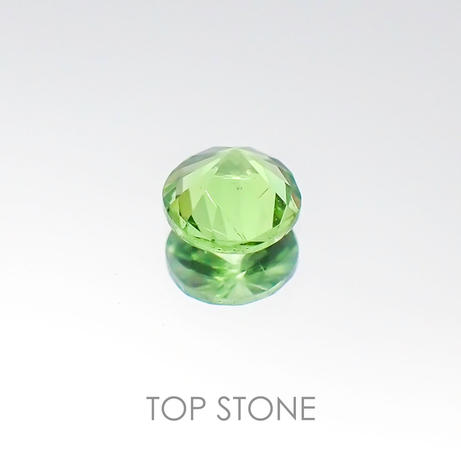 ミントガーネット ケニア産 ルース 0.26ct[20096102]3.9×3.9mm前後
