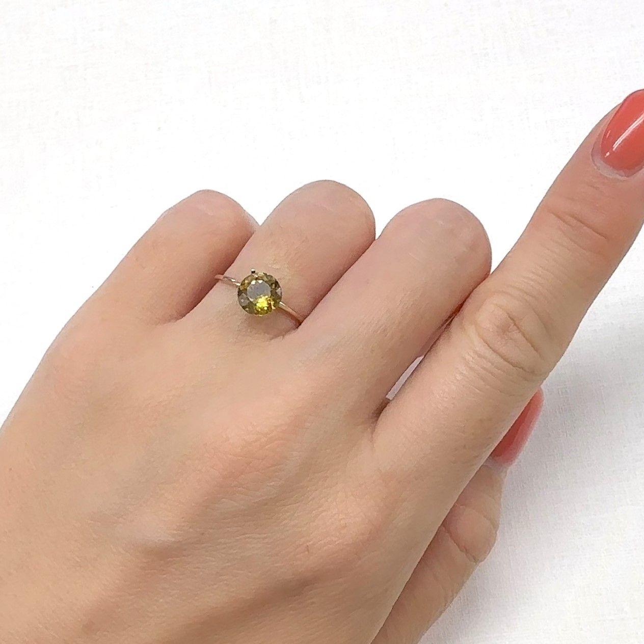 グロッシュラーアンドラダイトガーネット(宝石名グロッシュラー/アンドラダイト・ガーネット)ナミビア産 1.43ct 識別済[220114309]6.8x6.8mm前後