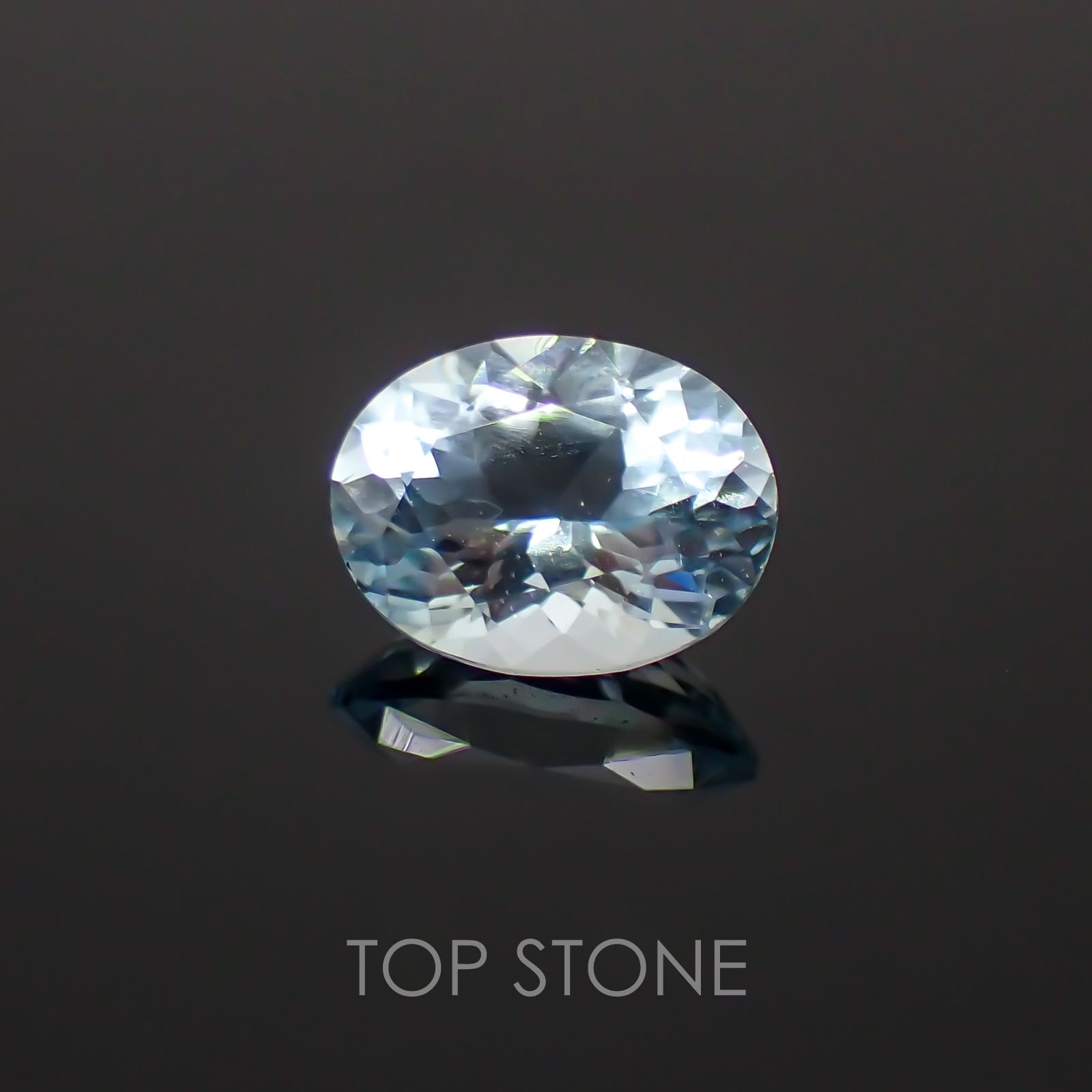 アクアマリン(宝石名アクアマリン) ナイジェリア産 0.72ct 識別済[19111503]6.8×5.2mm前後