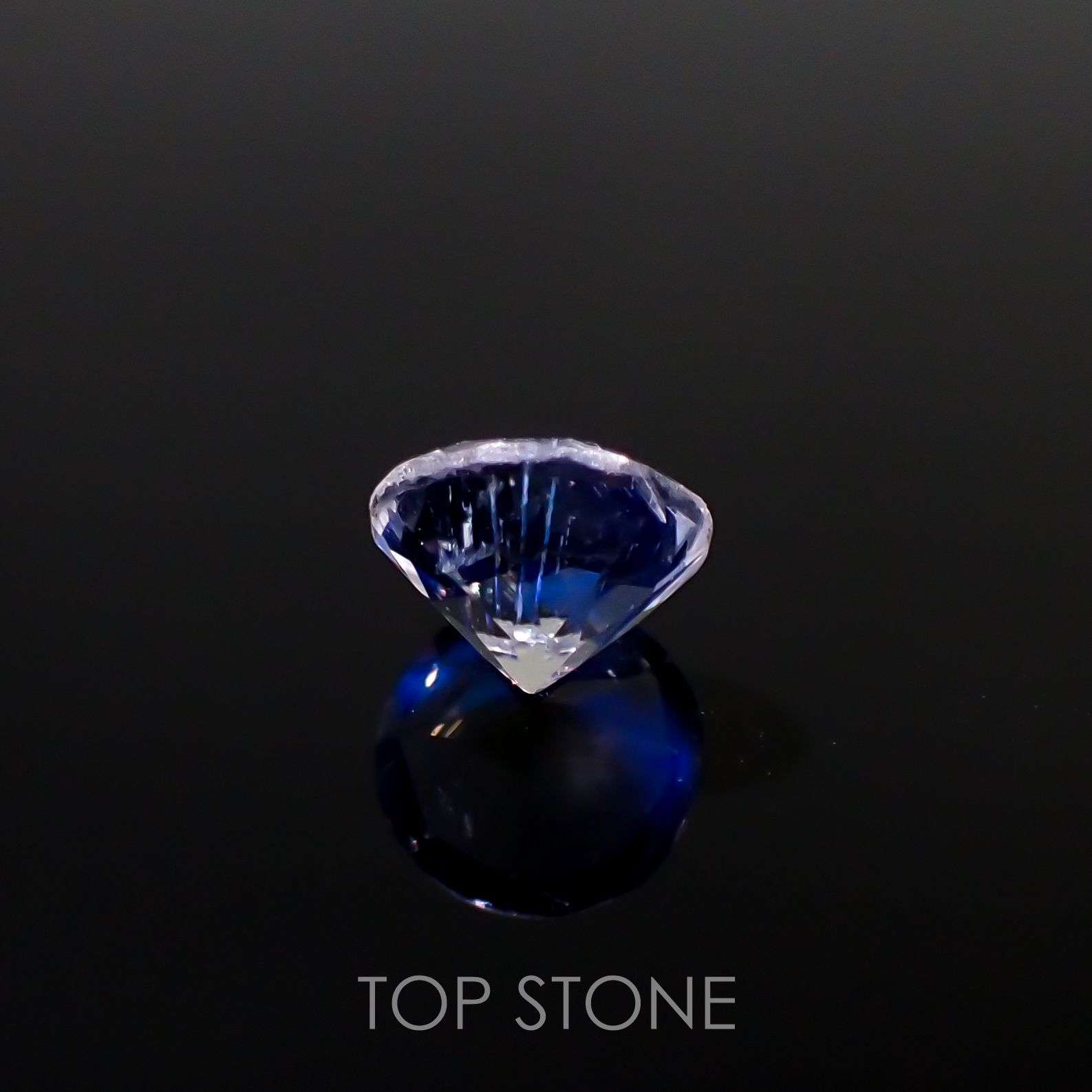 レインボームーンストーン(宝石名ラブラドライト)タンザニア産 0.75ct 識別済[220516038]6.2x6.1mm前後
