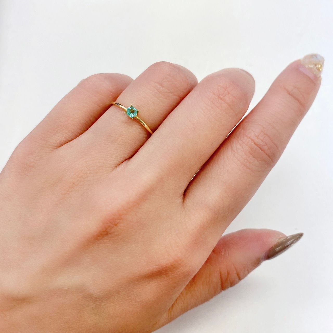 ◇ヘキサゴンカット◇エメラルド(宝石名エメラルド) ザンビア産 0.11ct 識別済[210611008]3×3mm前後