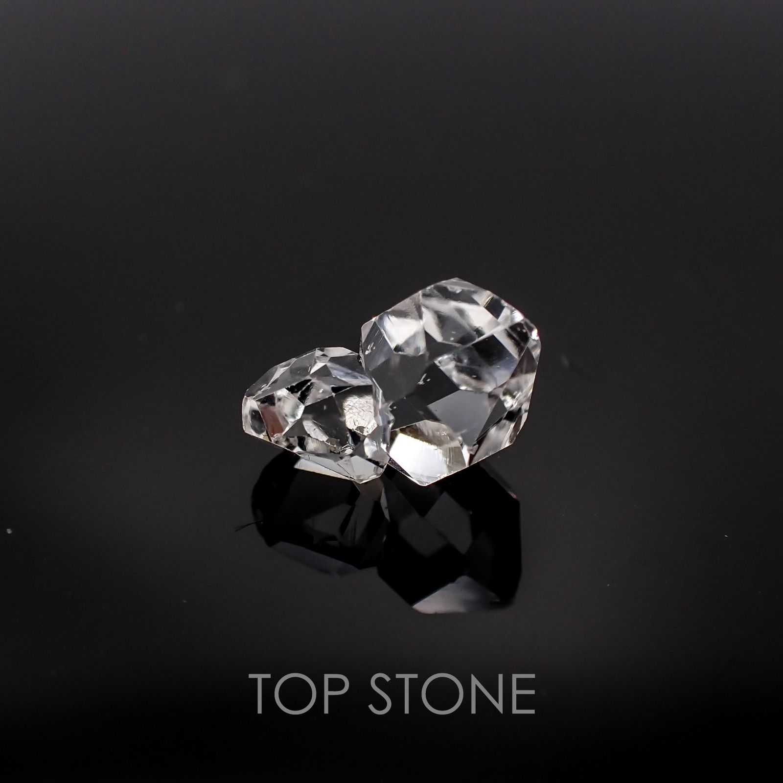 ハーキマーダイヤモンド(宝石名クォーツ) アメリカ・ニューヨーク州産 原石・結晶 2.49ct 識別済[20117549]11.3×6.7mm前後
