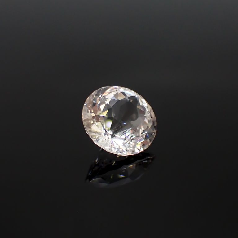 ダンビュライト(宝石名ホワイト・ダンブライト)メキシコ産 11.745ct ソ付(彩珠)[221018953]14.7x14.7mm前後